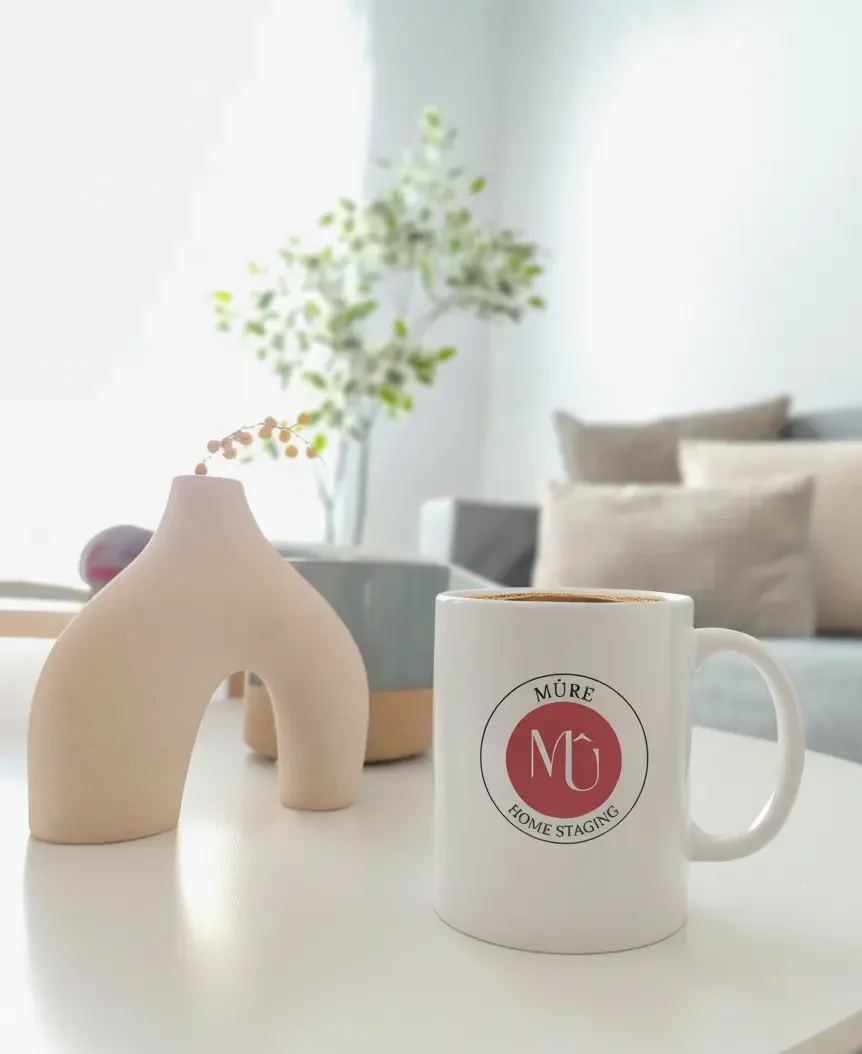 Detalle decorativo y atención personalizada en las oficinas de nuestra inmobiliaria boutique Madrid